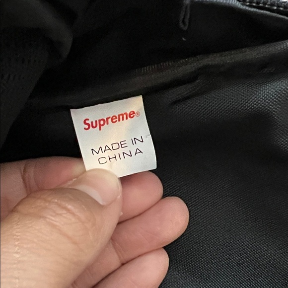 Supreme Shoulder Bag from the Fall/Winter 2018 Collection - Picture 9 of 13
